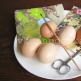 DIY Easter egg decoupage
